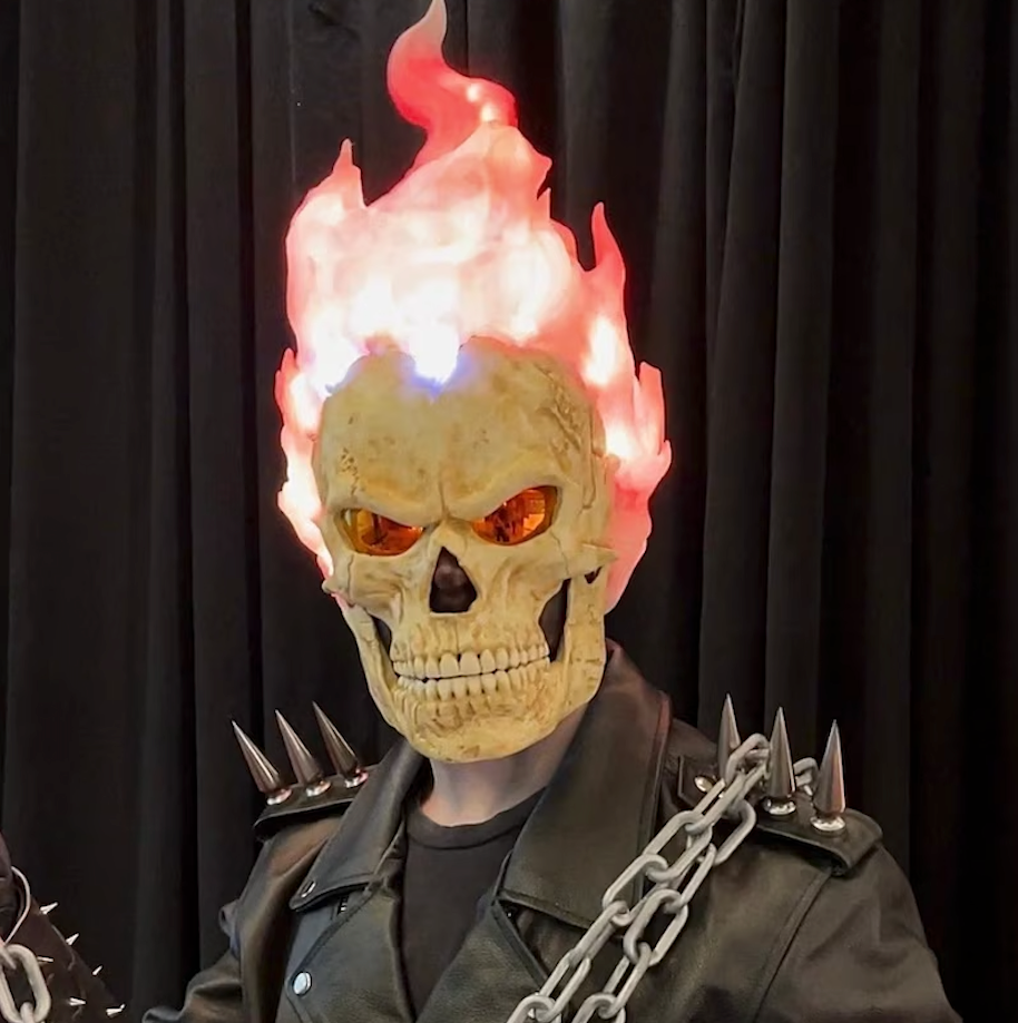 Máscara de calavera llameante 💀🔥